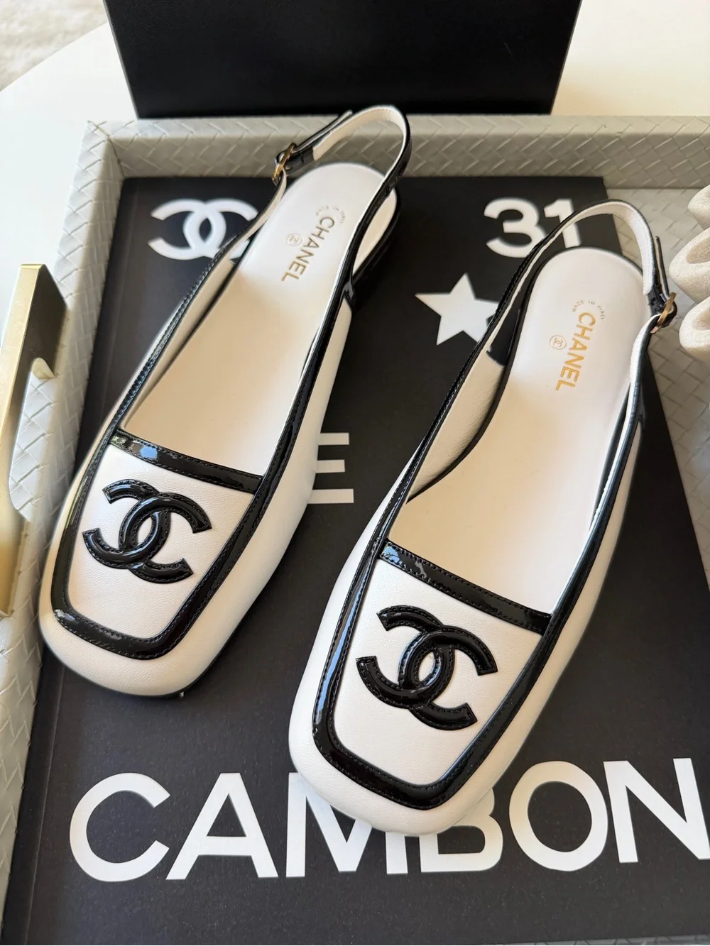 Chanel 26B White Black Lambskin Patent Square Toe Bold CC Logo Slingback Flat 38